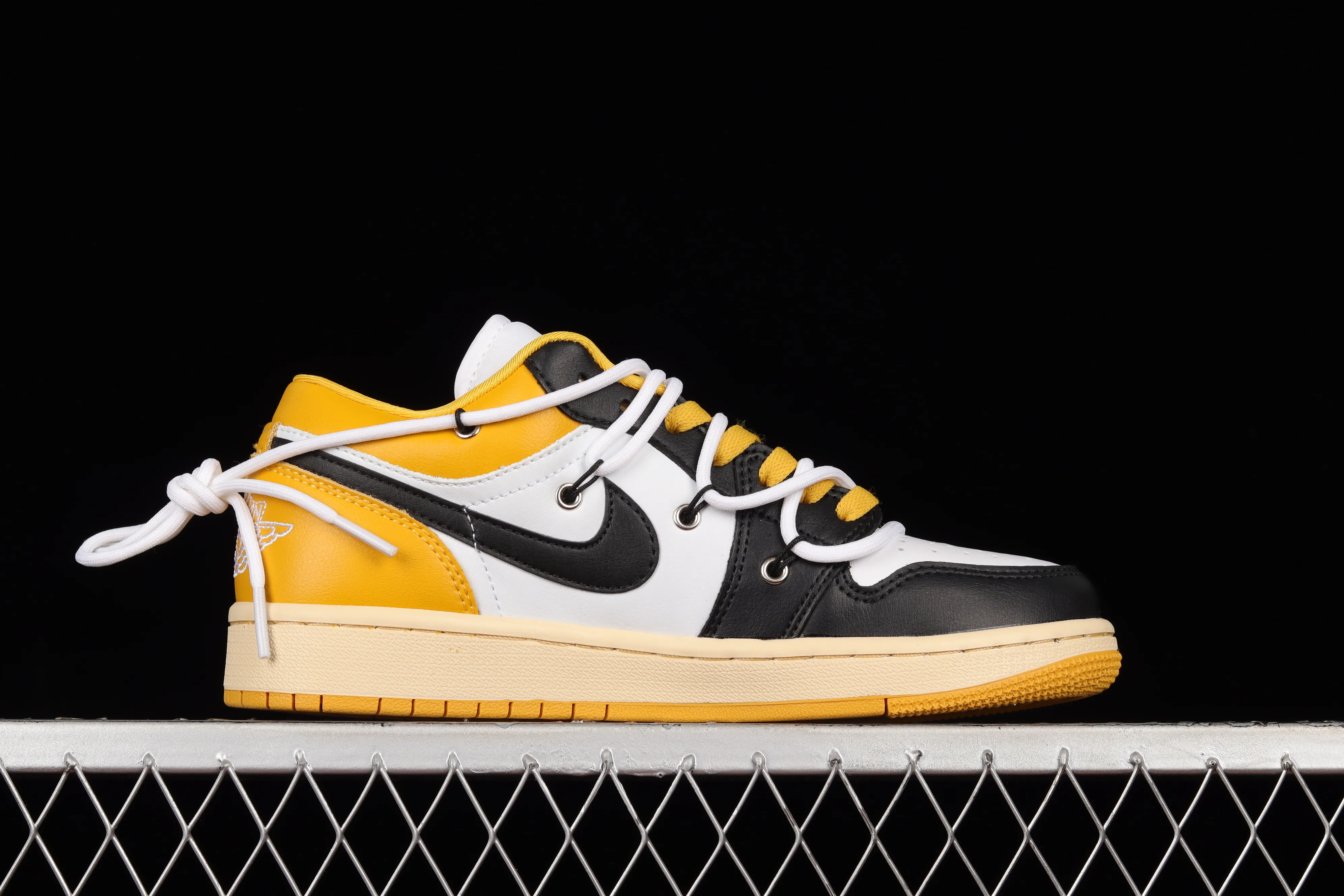 All categories Air Jordan Jordan series basketball shoes Air Jordan 1 Low Z version Air Jordan 1 Low AJ1 Joe 1 customized version Vibe flavor deconstruction Sports culture basketball shoes 553560-171